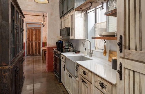 Barrio Historico House | DISCOUNT @ Ochoa Casita - Barrio Viejo designer