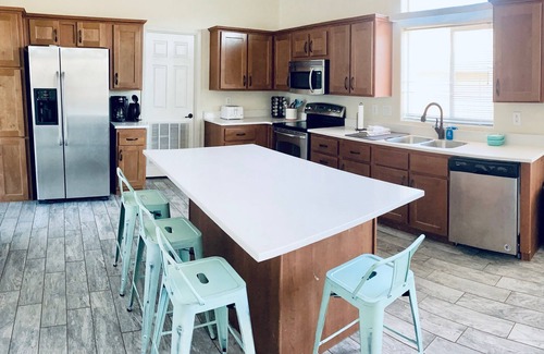 Page House | 🏜️Discounted couples setup~FULL KITCHEN 🌵near canyons~ CLEAN~Boat Parking🚤