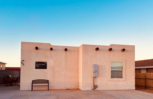 Page House | 🏜️Discounted couples setup~FULL KITCHEN 🌵near canyons~ CLEAN~Boat Parking🚤