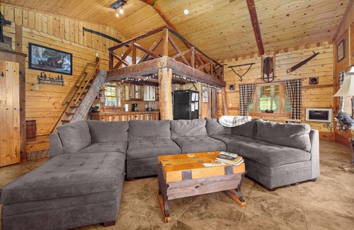 Terra Alta Cabin | Discounted Rates/Rustic Memories/Quiet Romantic Setting/Catch and Release Pond