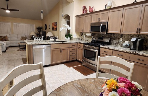 Palm Valley House | DISCOUNTED RATES SEP-OCT 2025 enjoy Resort living at gorgeous Pebble Creek home
