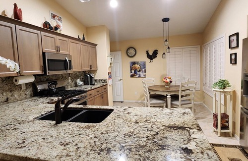 Palm Valley House | DISCOUNTED RATES SEP-OCT 2025 enjoy Resort living at gorgeous Pebble Creek home
