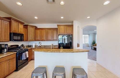 Marana House | Discover a delightful getaway with private pool, patio, & BBQ in Marana, AZ.