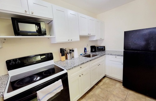 Elkins Park Apartment | Discover a guest-exclusive haven in our modern, spacious apartment