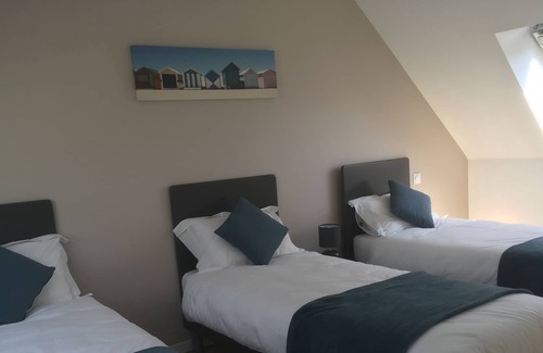 Crach House | DISCOVER ABSOLUTELY TY PAUL
