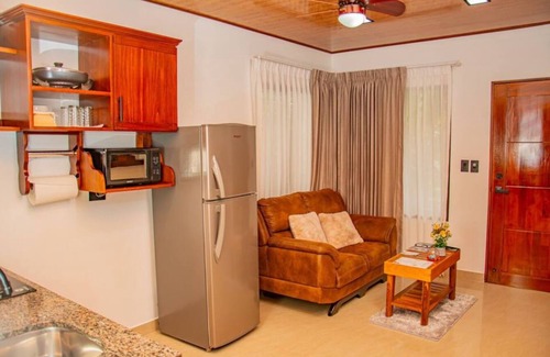 La Fortuna House | Discover Charming 1-bedroom tiny home near La Fortuna at only 25 min drive