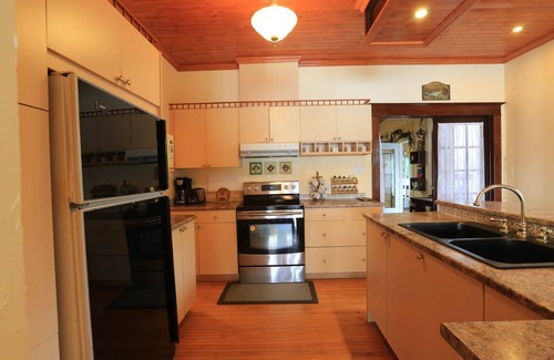 Frontenac Cabin | Discover Melody Lodge, Ontario's Best-Kept Secret Where Tranquil Nature, Adventure, and Comfort Await.