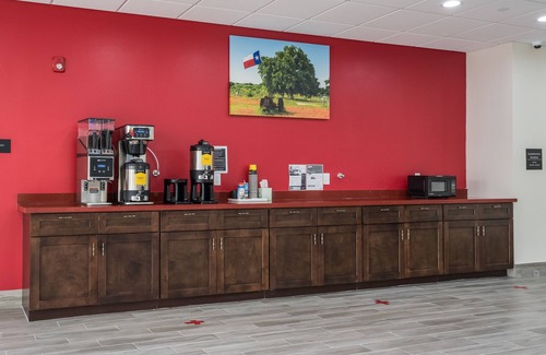 Katy Resort | Discover More of Katy, Texas! Two Relaxing Units w/FREE Parking and Breakfast!