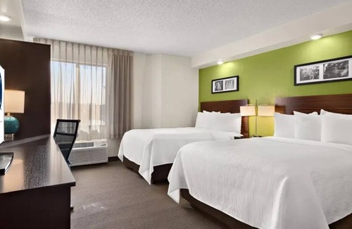 Wesley Chapel Hotel | Discover Peaceful Comfort Steps from The Grove's Vibrant Scene! w/Outdoor Pool!