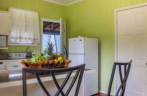 Belle Plaine Cottage | Discover Secluded Serenity at Montete Hideaway Cottage