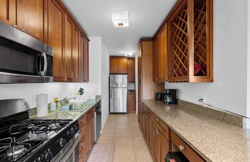 Demun House | Discover St. Louis: Modern 3BR with Top Amenities