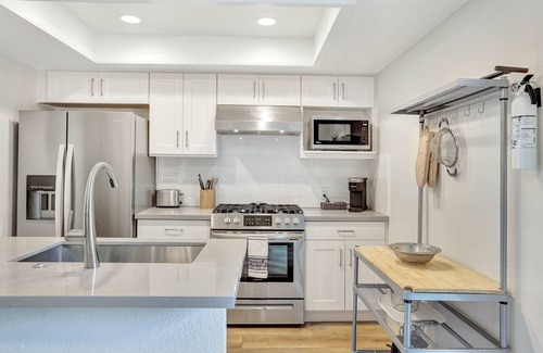 Lantern District Condo | Discover the allure of Dana Point in this beautiful 1 bedroom unit that sleeps 4