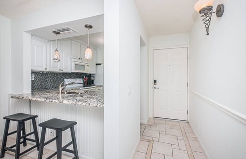 Palma del Mar House | Discover the Epitome of Waterfront Living in this Stunning condo on Isla del.