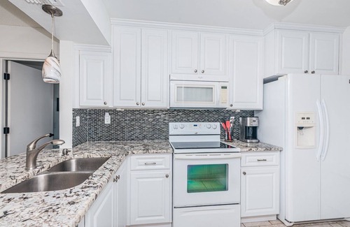 Palma del Mar House | Discover the Epitome of Waterfront Living in this Stunning condo on Isla del.