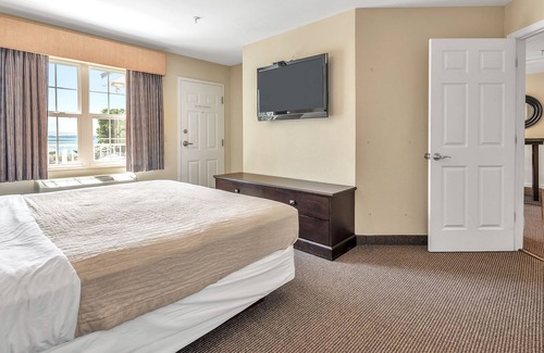 Kelleys Island House | Discover the Pristine Cunningham Suite at Kelleys Island 221