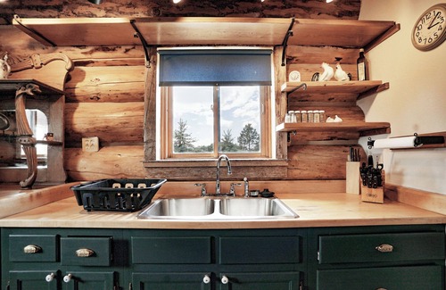 Mancos Cabin | Discover the Wild West in a Vintage Log Cabin - Minutes from Mesa Verde