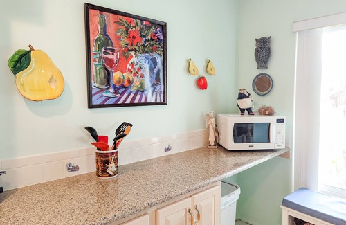 Venice Groves House | Discover Venice's Treasures: Stay Close to Beaches Golfing and Historic Downtown