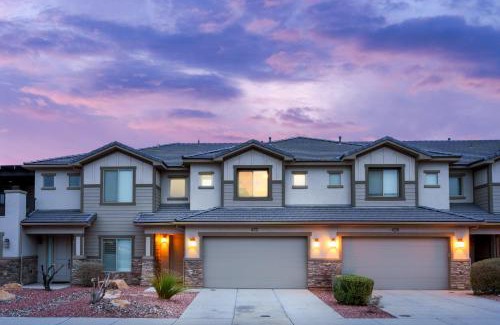 Hurricane House | Discover Zion Mountain, Private Hot Tub-3 Bedroom