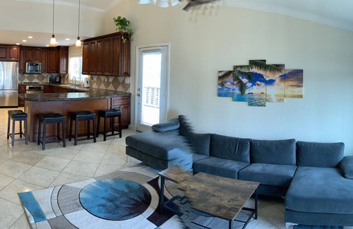Discovery Bay House | Discovery Bay Deep Water Home on 'The Lagoon'