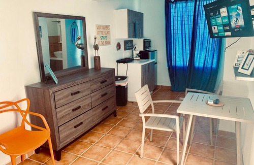 Islote Apartment | Discovery Inn Suites at 681 Ocean Drive