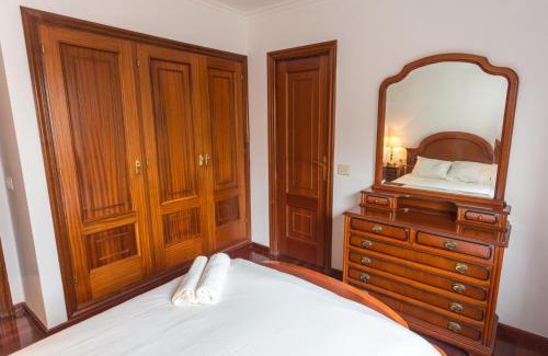 Catasol Apartment | Disfruta de Melide en este amplio apartamento