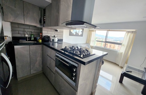 Robledo Apartment | Disfruta Medellín: Comodo Apartamento Completo con Parqueadero Privado