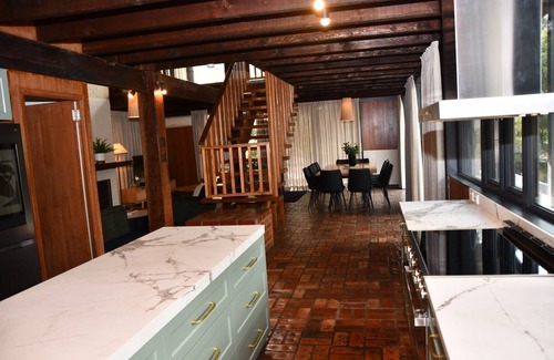 Eltham House | Diskin House Mt Pleasant Rd, Eltham. Great for weddings - 2 Kms to Montsalvat.