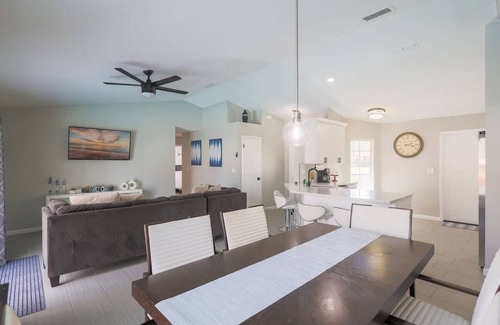 Greater Groves House | Disney Paradise with Pool