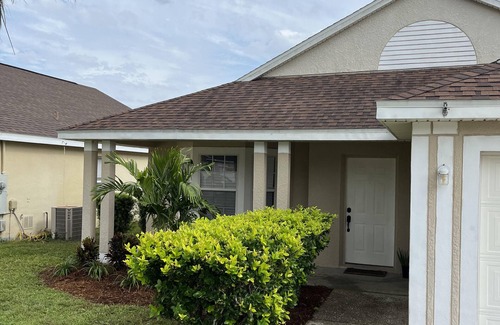 Four Corners House | Disney Universal SeaWorld within Minutes in safe Gated Community! No Pet Fee!