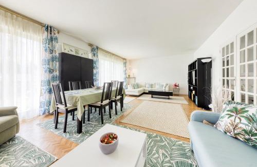 Maisons-Alfort Apartment | Disponible - 5mn Paris - Gare à Pied - Jardin Terrasse - 6 pers - Centre Ville - Proche tous Commerces et transports - Wifi