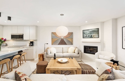 Snowmass Village Condo | Distinctive Snowmass Shadowbrook Condo. Mountain View! Pool/Hot Tub, Bonus Sleeping Den, FP, Balcony