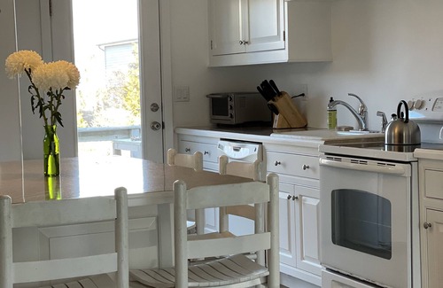 Montauk Cottage | Ditch Plains Beach Cottage- Walk to Beach