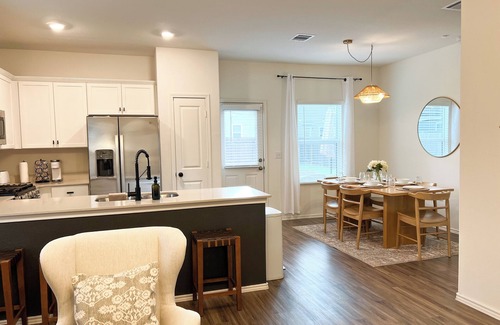 Pflugerville House | Dive into Luxury: Your Retreat in North Austin - Full Amenity House
