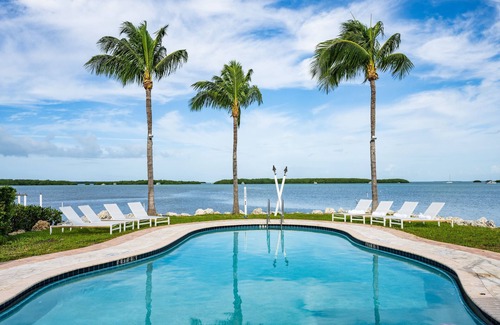 Islamorada House | Dive Into Your Dream Vacation! Beachfront, Outdoor Pool, Near Hurricane Monument
