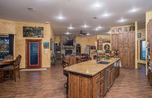 San Angelo House | Divided Find Ranch Guest House, 1650 Acres, 12 miles west of San Angelo, TX