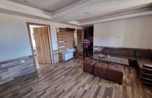 Kempty Range Hotel | Divine Home stay