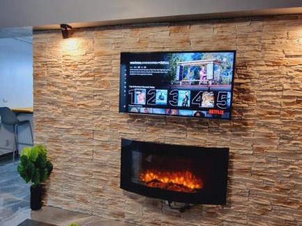 Lupeni Apartment | Divine House Straja