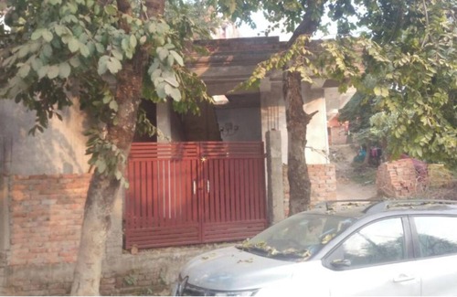 Jhusi House | Divine Riverside Retreat: Rooms with Ganga Views