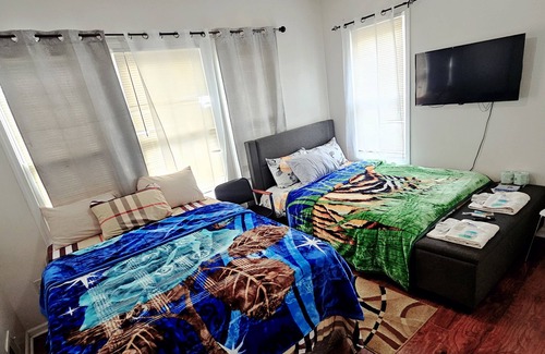 Weequahic House | Divine Villa and Resort - 283 Lehigh