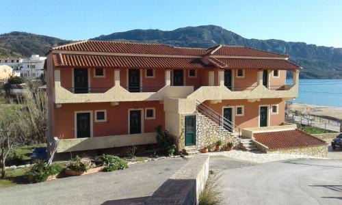 Agios Georgios Pagon Apartment | Dixtia Apartments
