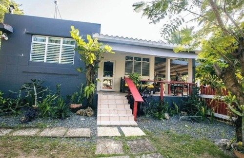 Islote House | DK Back Yard Surf Shack- Complete Apartment