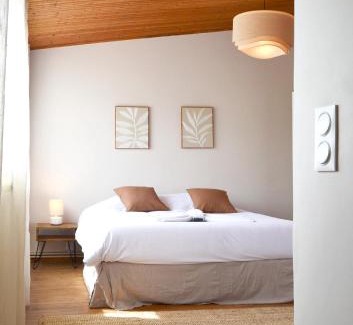Auneau Villa | Docatange