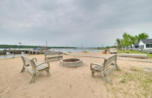 Cedarville House | Dock and Beach Access Cedarville Lakefront Cabin 9