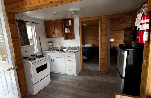Wasaga Beach Cottage | Dock Life Beach 1 - Cottage 11, Riverside 2 bedroom, 3 min walk to Beach 1