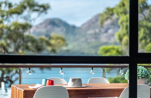 Coles Bay House | Dock of the Bay