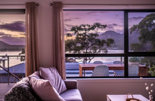 Coles Bay House | Dock of the Bay
