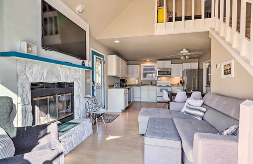 Linn Creek Cottage | Dock + Slip: Lakefront Linn Creek Home!