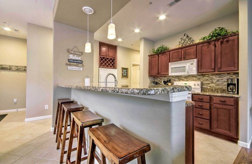 Lake Ozark Condo | Dock, Slip & Pool: Breezy Lake Ozark Escape