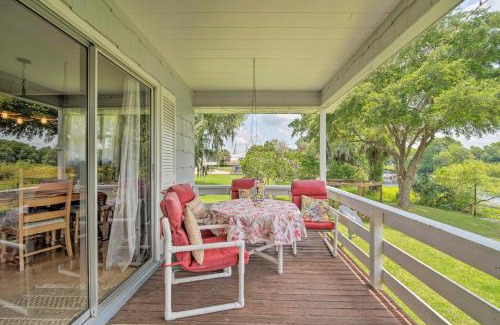 Dunnellon Apartment | Docks and Balcony Peaceful River Abode in Dunnellon