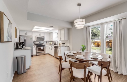 South Creek House | Dog & family friendly home mins from ATX & Georgetown!